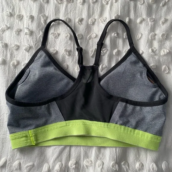 Nike Pro Sports Bra - Picture 2 of 3